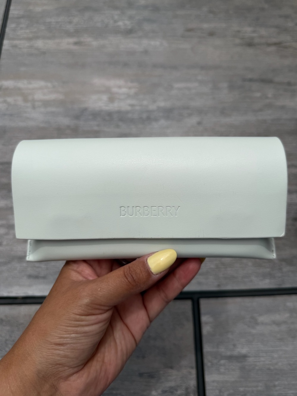 Burberry sunglasses case like new